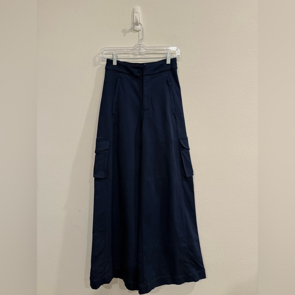 ALO YOGA Navy Wide-Leg Cargo Show Off Trouser Pants - Picture 6 of 8
